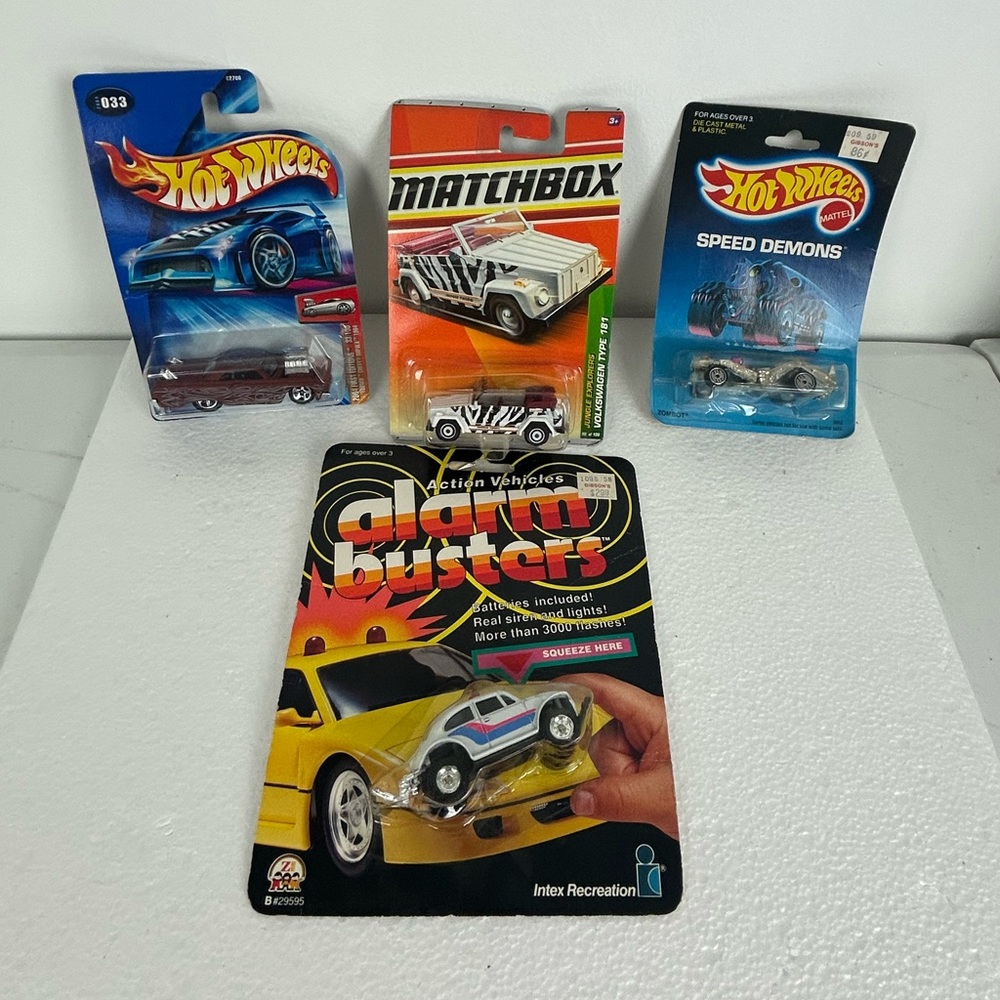 NOS VTG '1989 - 2011' Hot Wheels, Matchbox, Intex, Collectible cars (4 included)